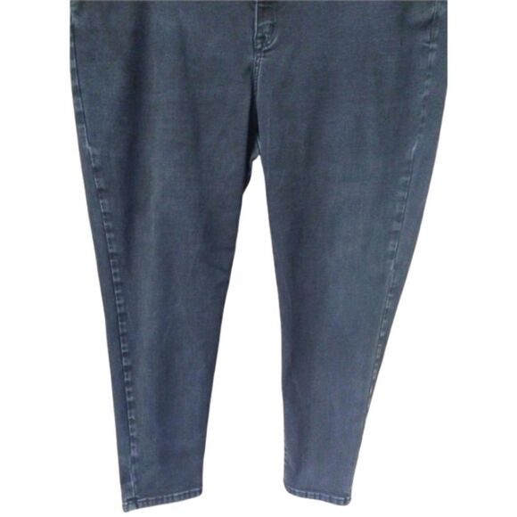 Lane Bryant Black Super Stretchy Skinny Jeans. - Picture 5 of 12